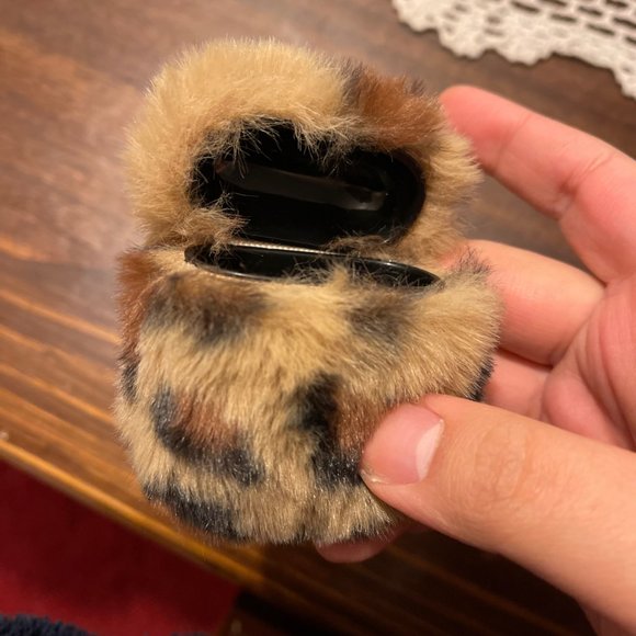 NEW Cute Leopard Apple Airpods case - Picture 3 of 3